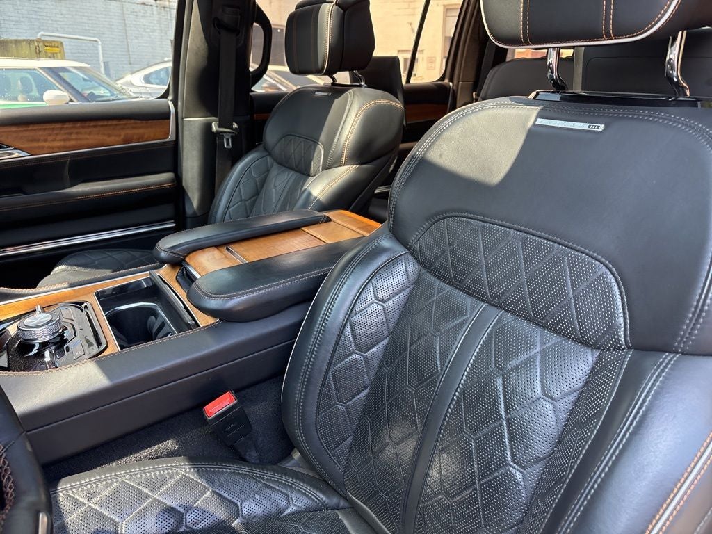 2022 Jeep Grand Wagoneer Series III