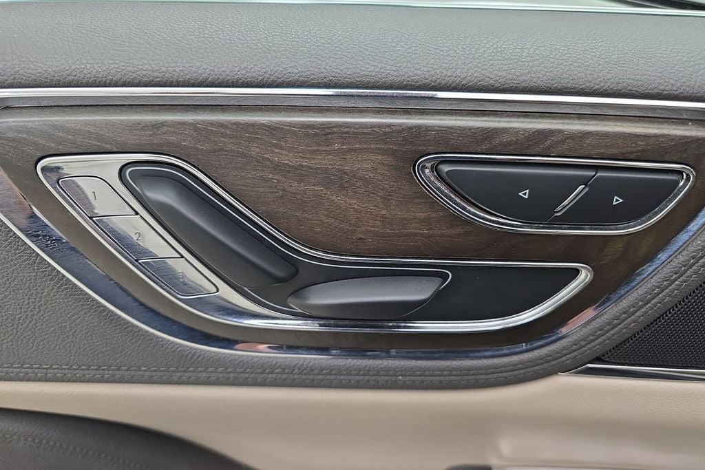 2017 Lincoln Continental Select