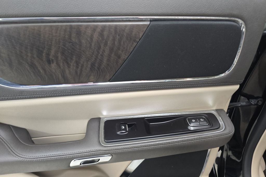 2017 Lincoln Continental Select