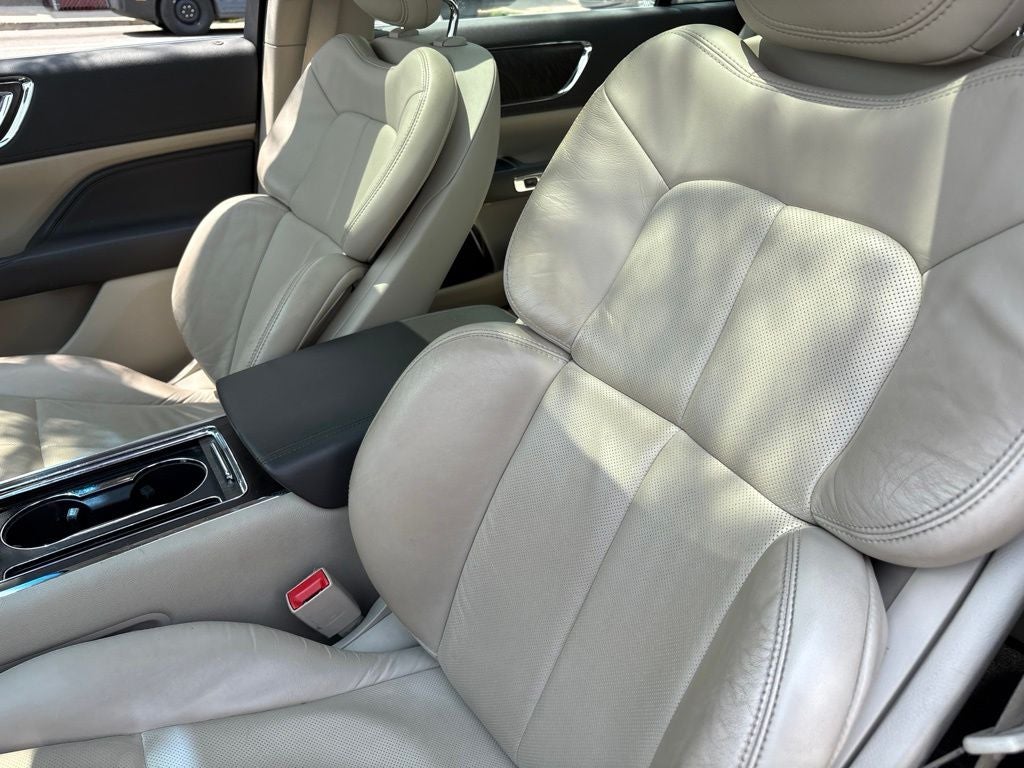 2017 Lincoln Continental Select