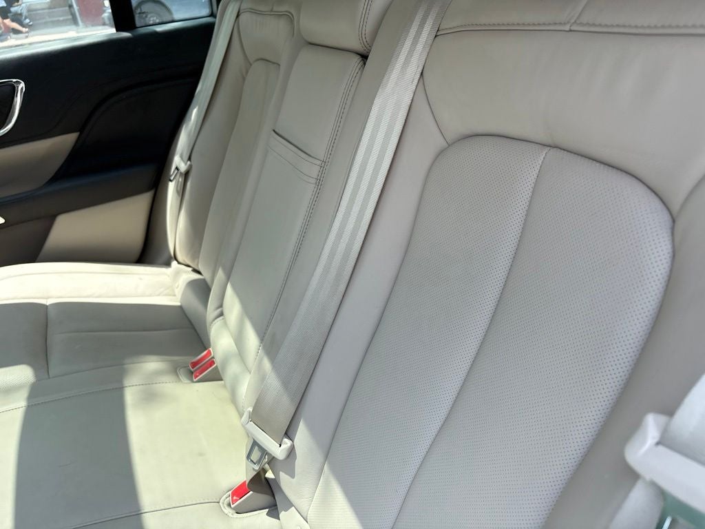 2017 Lincoln Continental Select