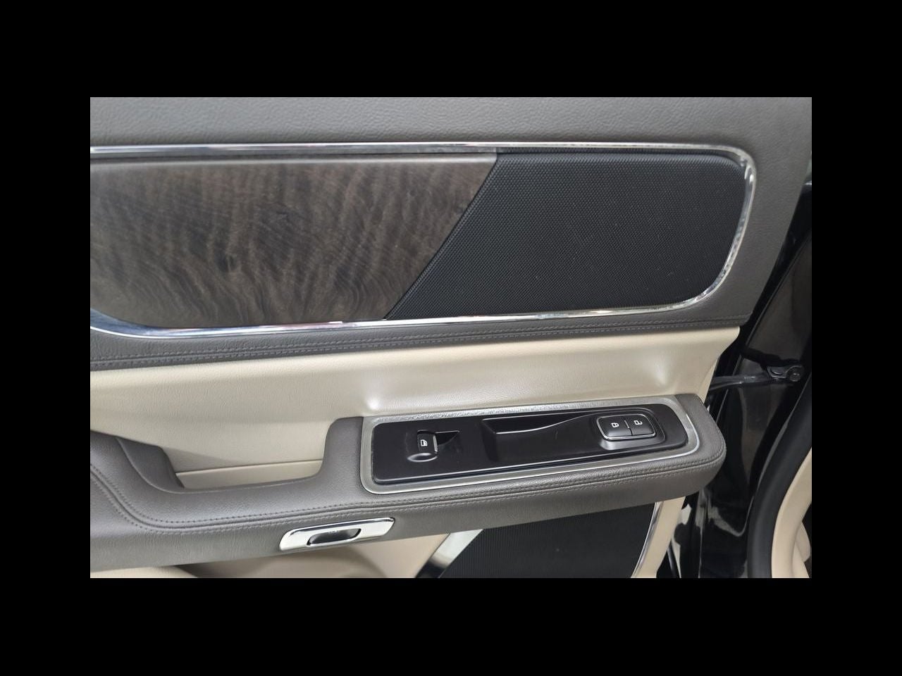 2017 Lincoln Continental Select