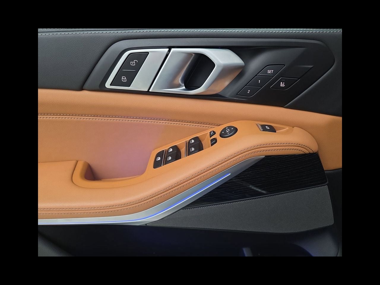2024 BMW X5 M60i