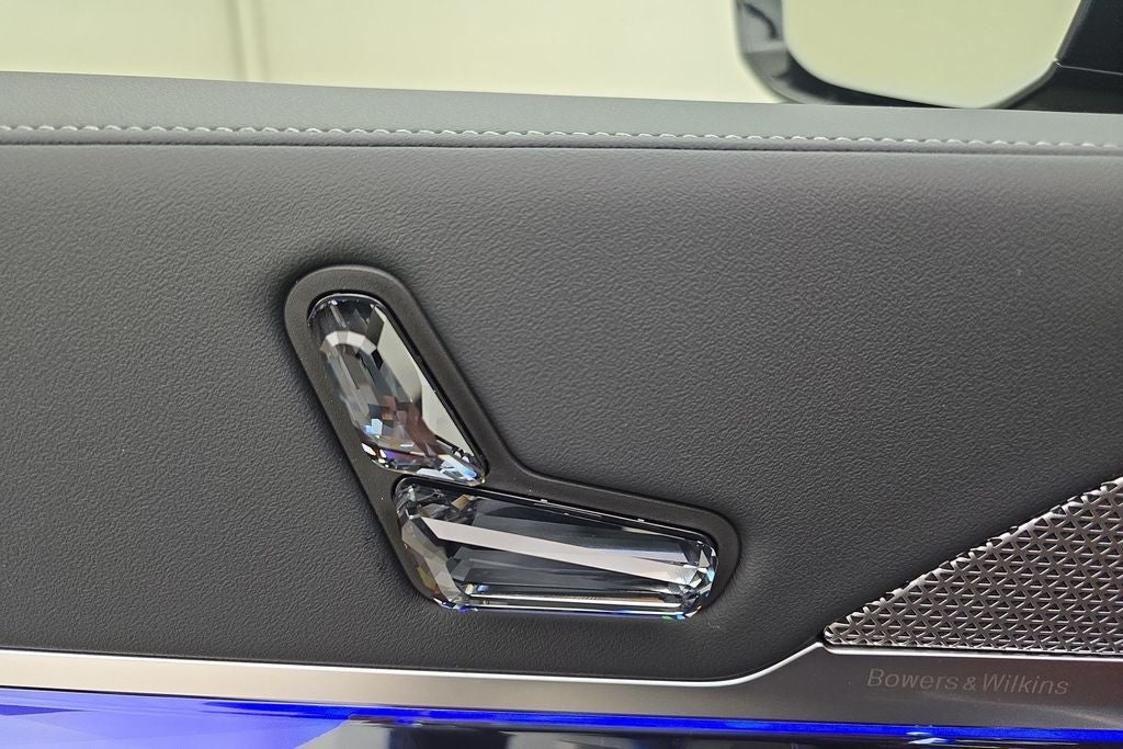 2025 BMW 7 Series 750e xDrive