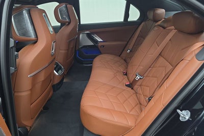 2025 BMW 7 Series 750e xDrive