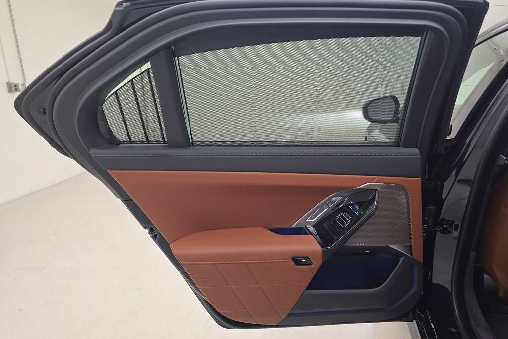 2025 BMW 7 Series 750e xDrive