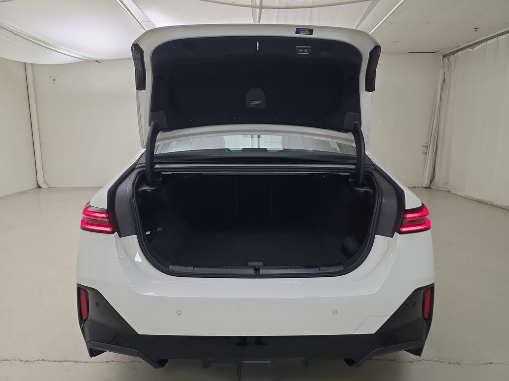 2025 BMW i5 xDrive40