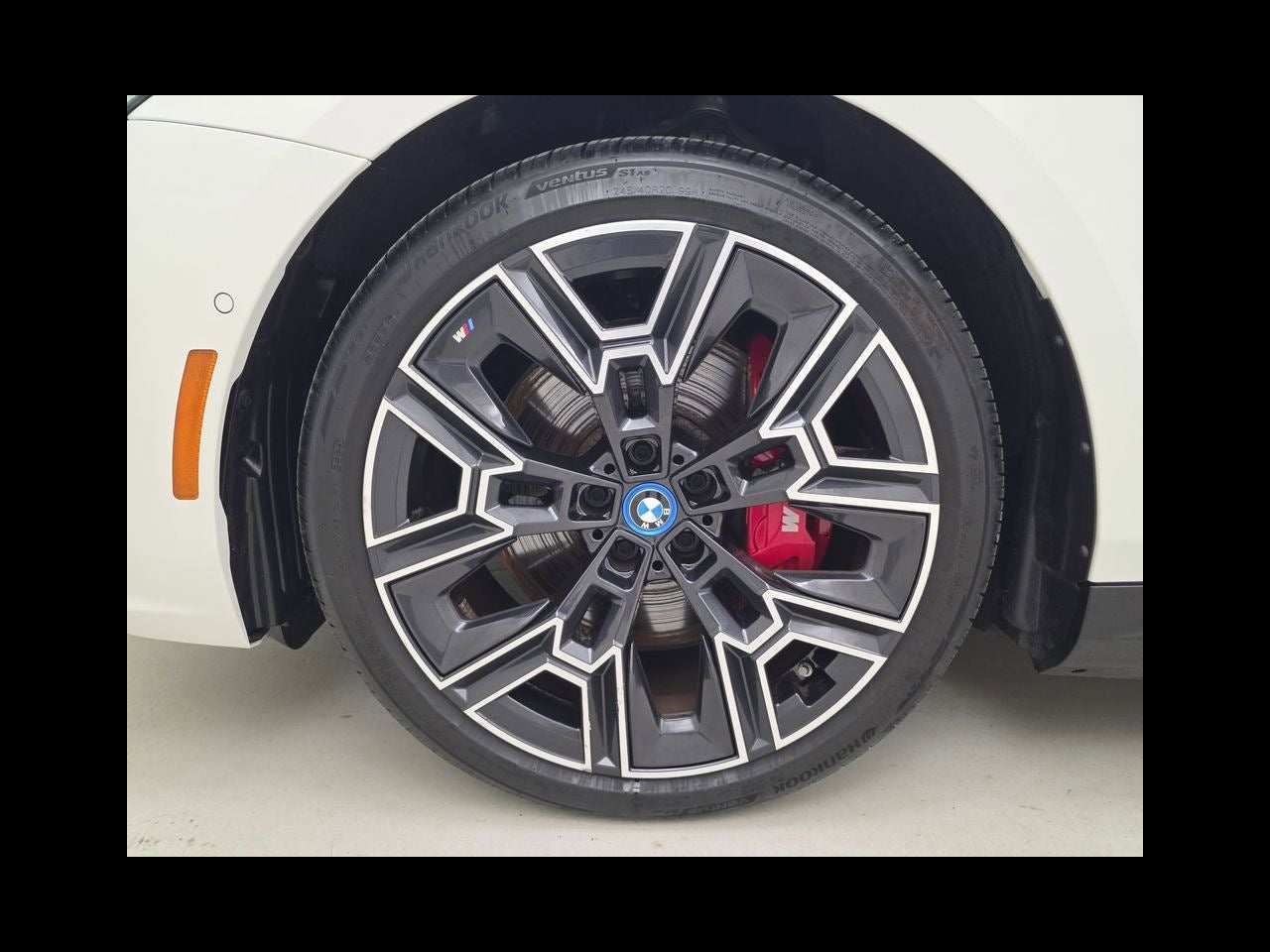 2025 BMW i5 xDrive40