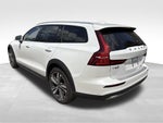2025 Volvo V60 Cross Country B5 Plus