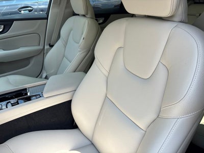 2025 Volvo V60 Cross Country B5 Plus