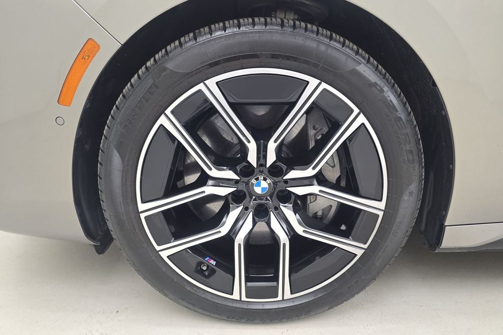 2023 BMW 760i 760i xDrive
