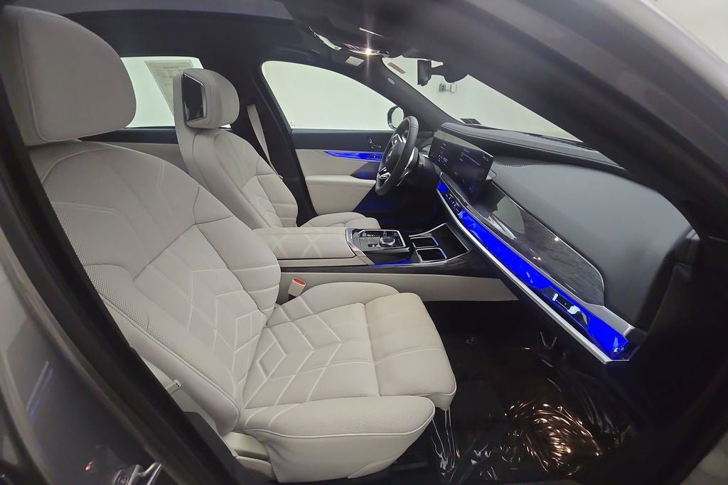 2023 BMW 760i 760i xDrive