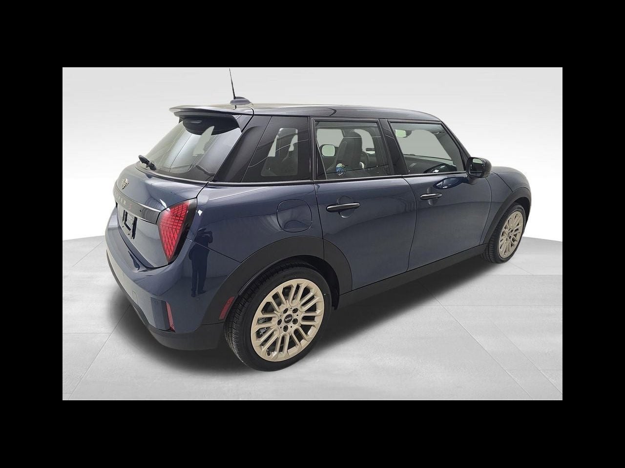 2026 MINI 4 DOOR ICONIC