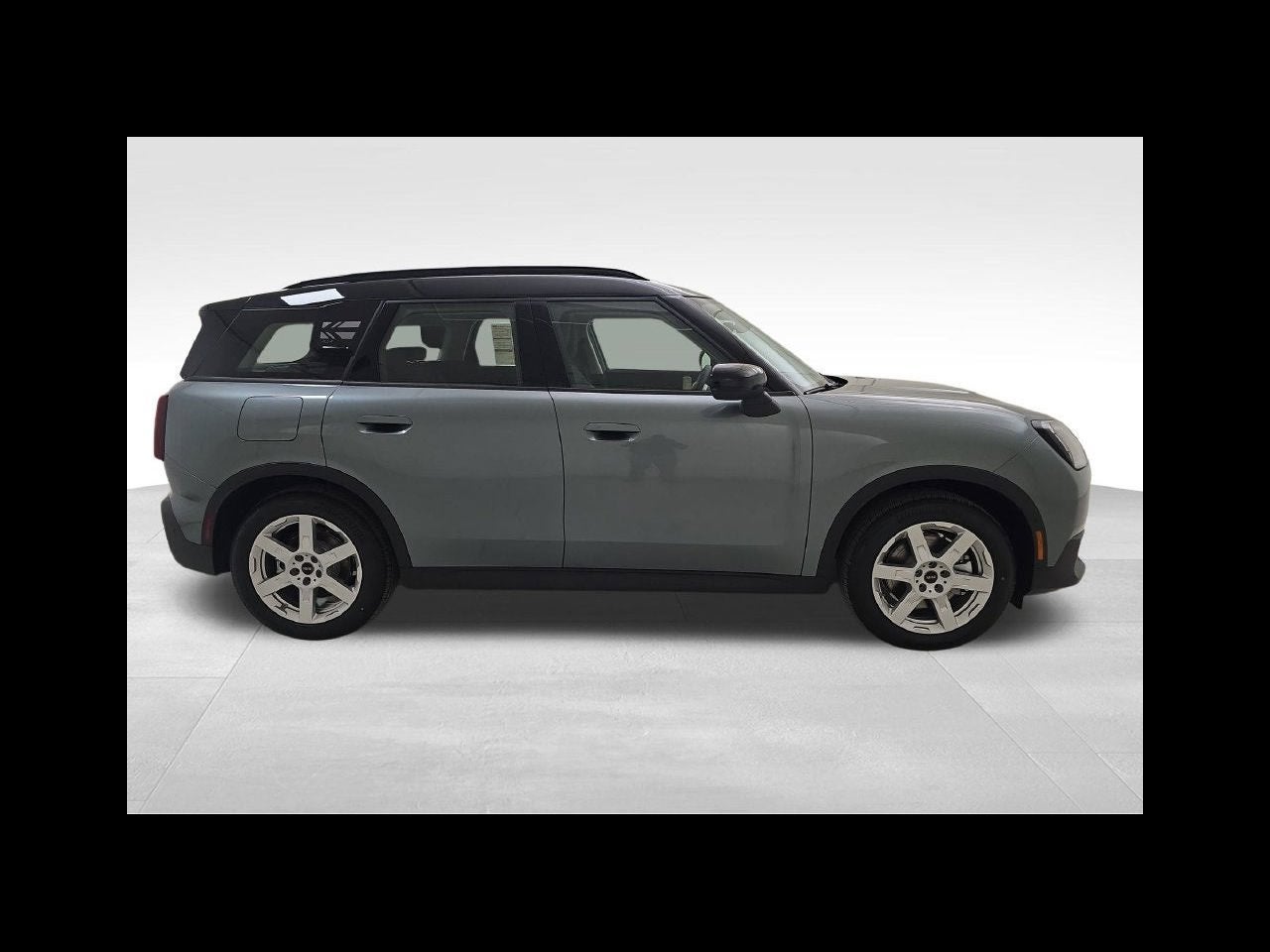 2027 MINI COUNTRYMAN SIGNATURE PLUS
