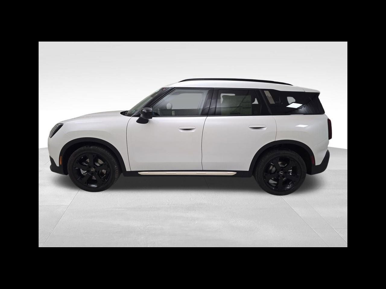 2027 MINI COUNTRYMAN ICONIC
