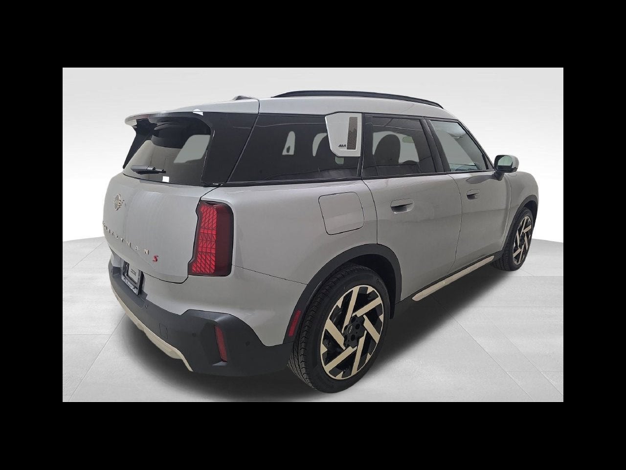 2027 MINI COUNTRYMAN ICONIC